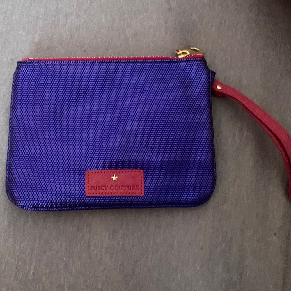 juicy couture wristlet